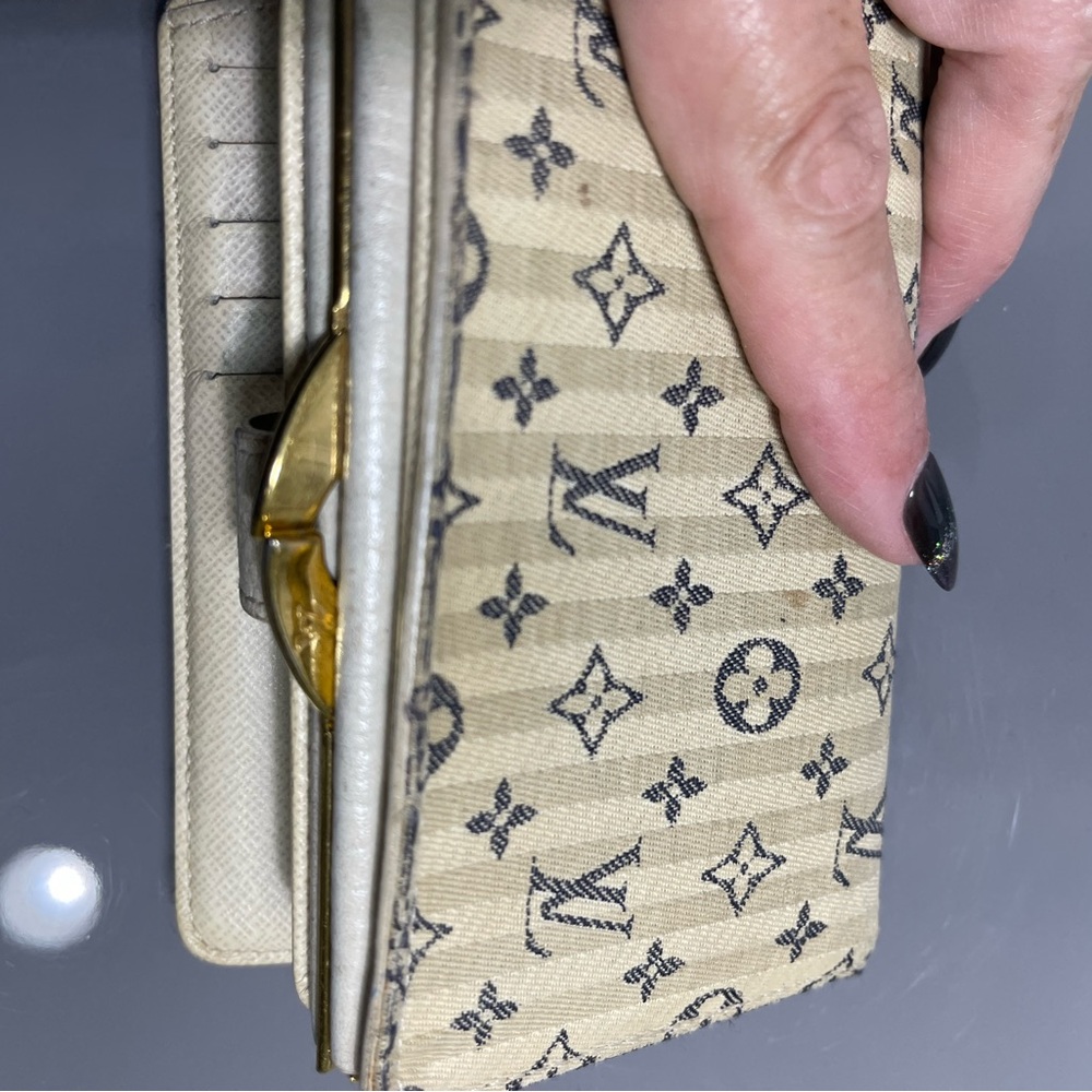 Louis Vuitton MiniLin canvas wallet - Picture 6 of 8